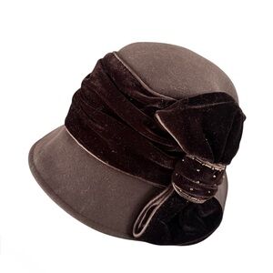 Betmar New York Elegant Brown Velvet Cloche Bucket Hat Vintage Wool